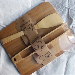 NWT Core Bamboo Serve Set cutting board and tongs